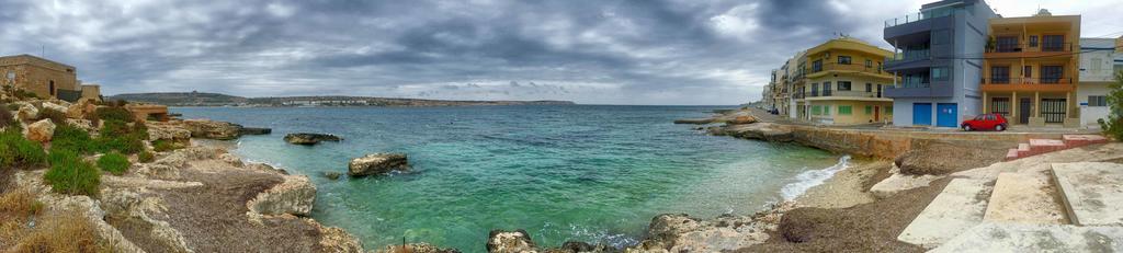Beachfront Seaview Haven: Malta's Coastal Retreat Mellieha Exterior photo