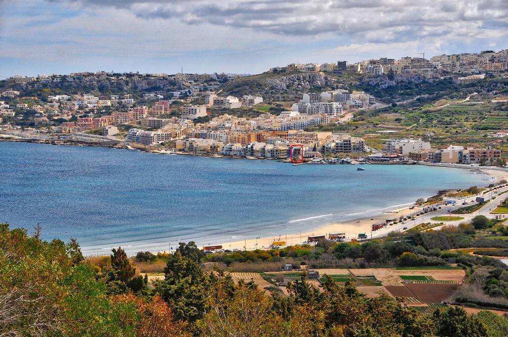 Beachfront Seaview Haven: Malta's Coastal Retreat Mellieha Exterior photo
